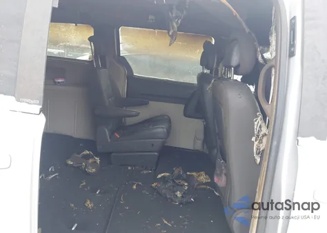 2010 Chrysler Town & Country Touring z USA, uszkodzony, nr VIN 2A4RR5D19AR299762